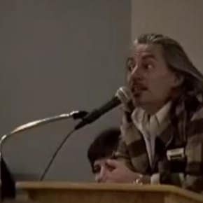 Frank Silva Chants Death Bag Rhyme At Twin Peaks Fest 1993 (Video) Frank Silva Chants Death Bag Rhyme At Twin Peaks Fest 1993 (Video)