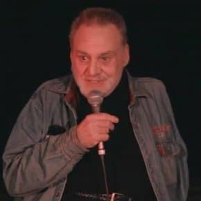 Between Two Worlds: Behind The Scenes Of The Twin Peaks UK Festival 2011 (Video) Between Two Worlds: Behind The Scenes Of The Twin Peaks UK Festival 2011 (Video)