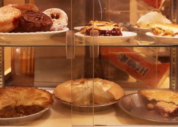 Double R Cherry Pie & Donuts