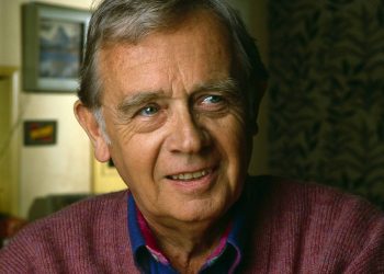 Warren Frost as Doc Hayward in Twin Peaks