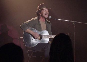 Eddie Vedder aka Edward-Louis Severson III in Twin Peaks - Out of Sands