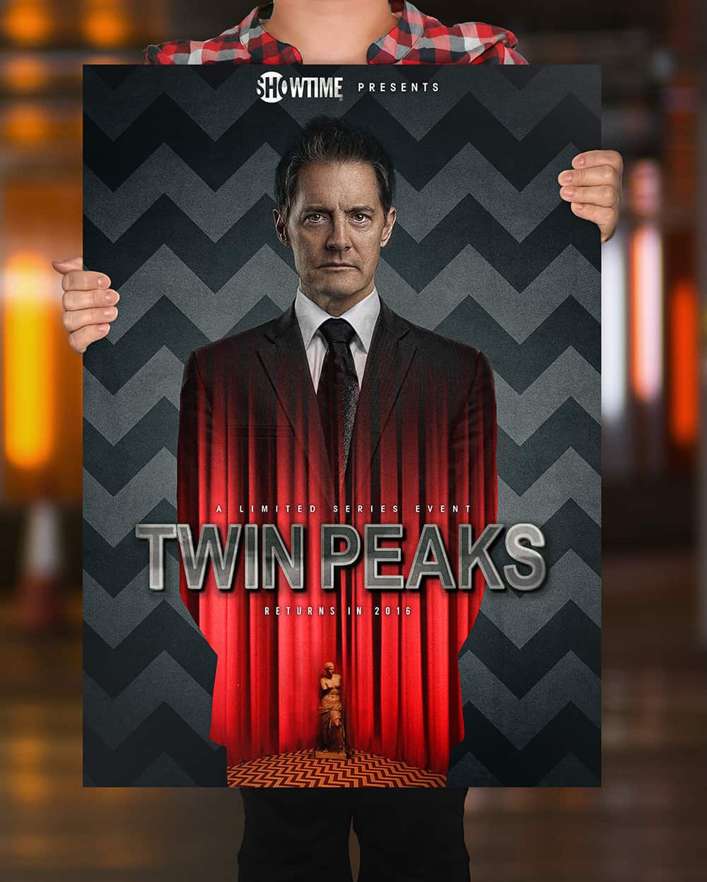 skrivning kant indvirkning Fan-Designed Twin Peaks Poster Campaign Envisions Dale Cooper On Billboards