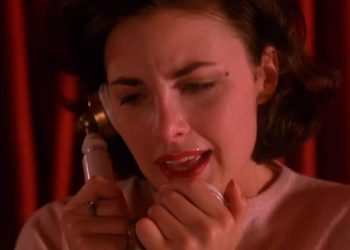 Audrey Horne on the phone