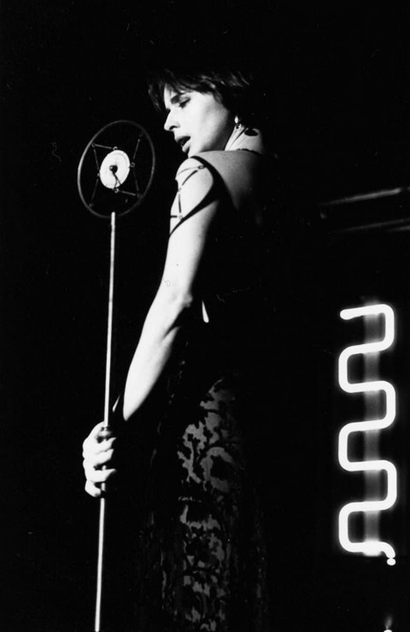 Isabella Rossellini behind the mic