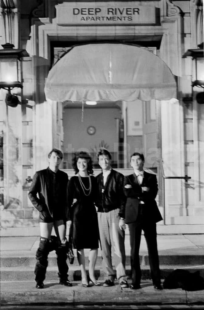 Kyle MacLachlan (pants down), Isabella Rossellini, David Lynch and Jean Pierre Viale in front of the Deep River Apartments filming location in Wilmington, NC