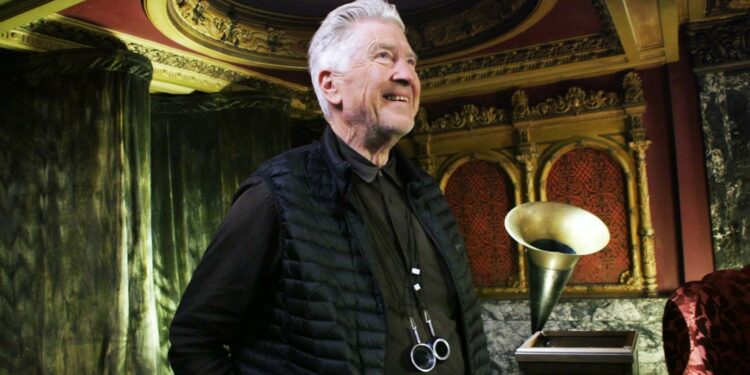 David Lynch directing Twin Peaks: The Return on the set of the Fireman's home by the sea