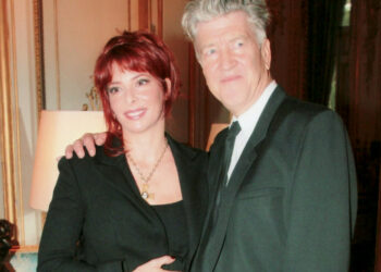 David Lynch Remix Strips Down Mylène Farmer’s Iconic “Je Te Rends Ton Amour”