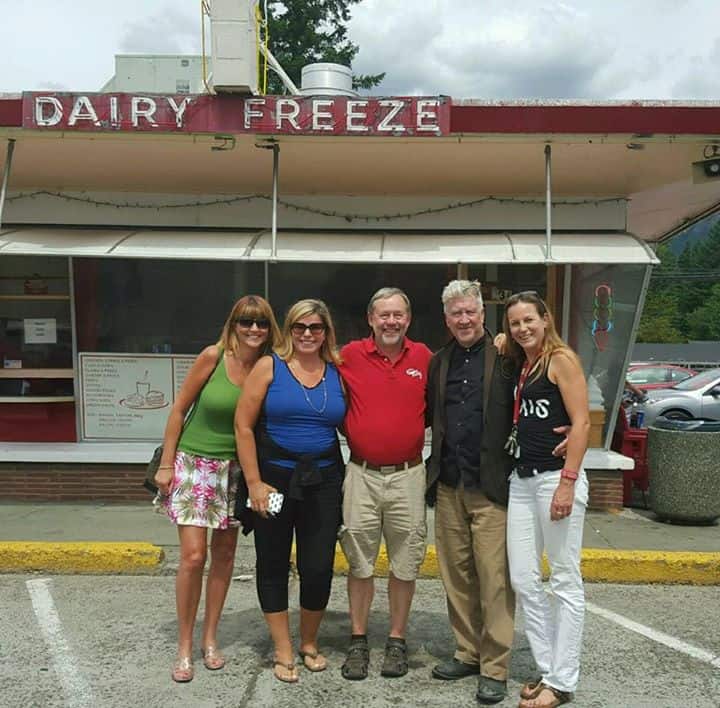 David Lynch with the mayor of North Bend, WA