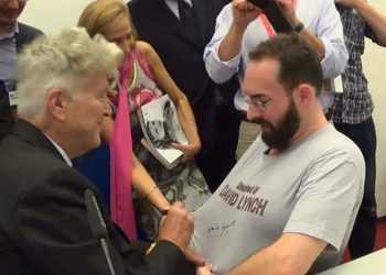 David Lynch signs Directed by David Lynch t-shirt
