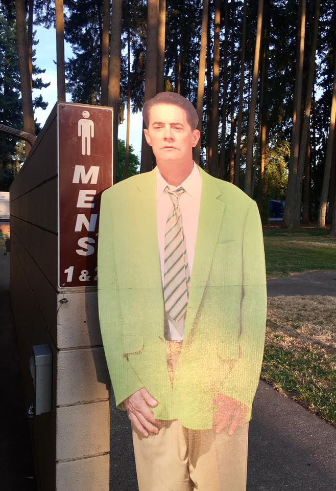 Twin Peaks Dale Cooper Cardboard Cutout Standee – Paramount Shop