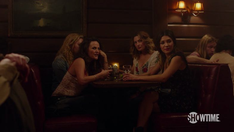 Gia Carides, Mädchen Amick and Jessica Zohr in the Roadhouse