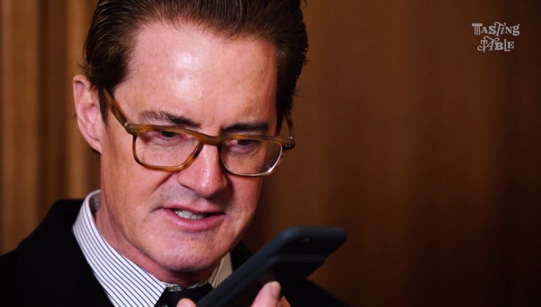 Kyle MacLachlan talking to Siri instead of Diane