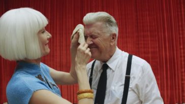 Laura Dern & David Lynch behind the scenes of Twin Peaks in the Red Room