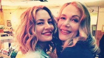 Mädchen Amick & Peggy Lipton on the set of the new Twin Peaks back in 2015. Photo via Mädchen Amick.