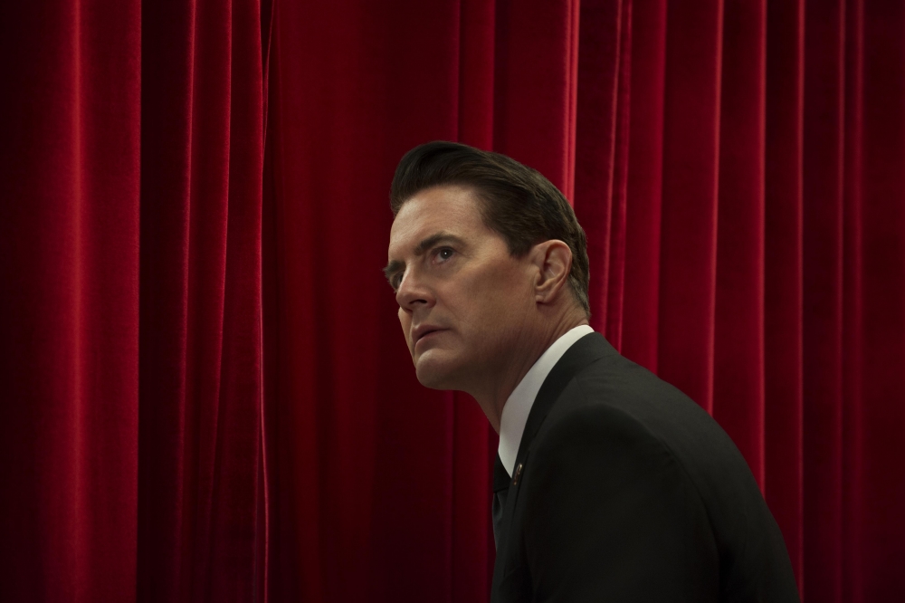 new-twin-peaks-dale-cooper-red-room.jpg