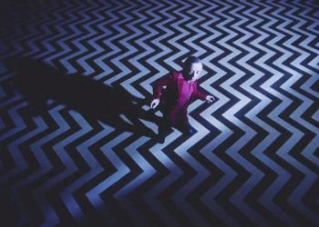 New Twin Peaks teaser on Showtime featuring the dancing Man From Another Place