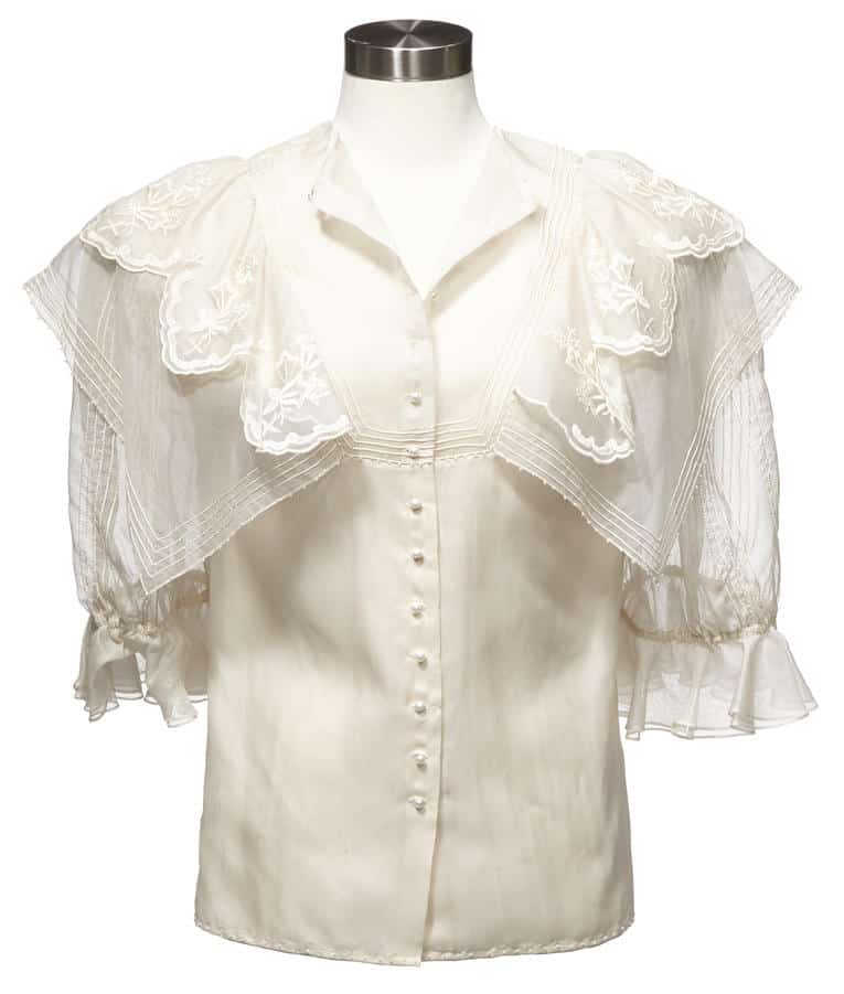 Piper Laurie's blouse as worn as Catherine Martell on Twin Peaks