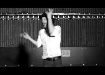 Thom Yorke dances to Twin Peaks