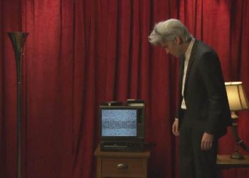 David Lynch In Search Of The Missing Pieces In Funny Or Die Spoof Ad For The Twin Peaks Blu-Ray