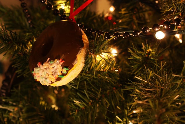 Twin Peaks Christmas: Donut ornament