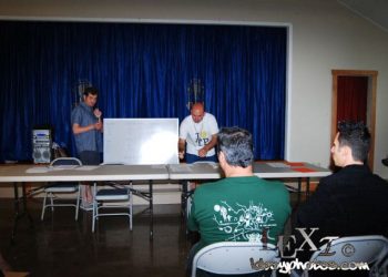 Twin Peaks Fest 2011 crew member wearing the I LOVE TP (Gold Necklace) t-shirt