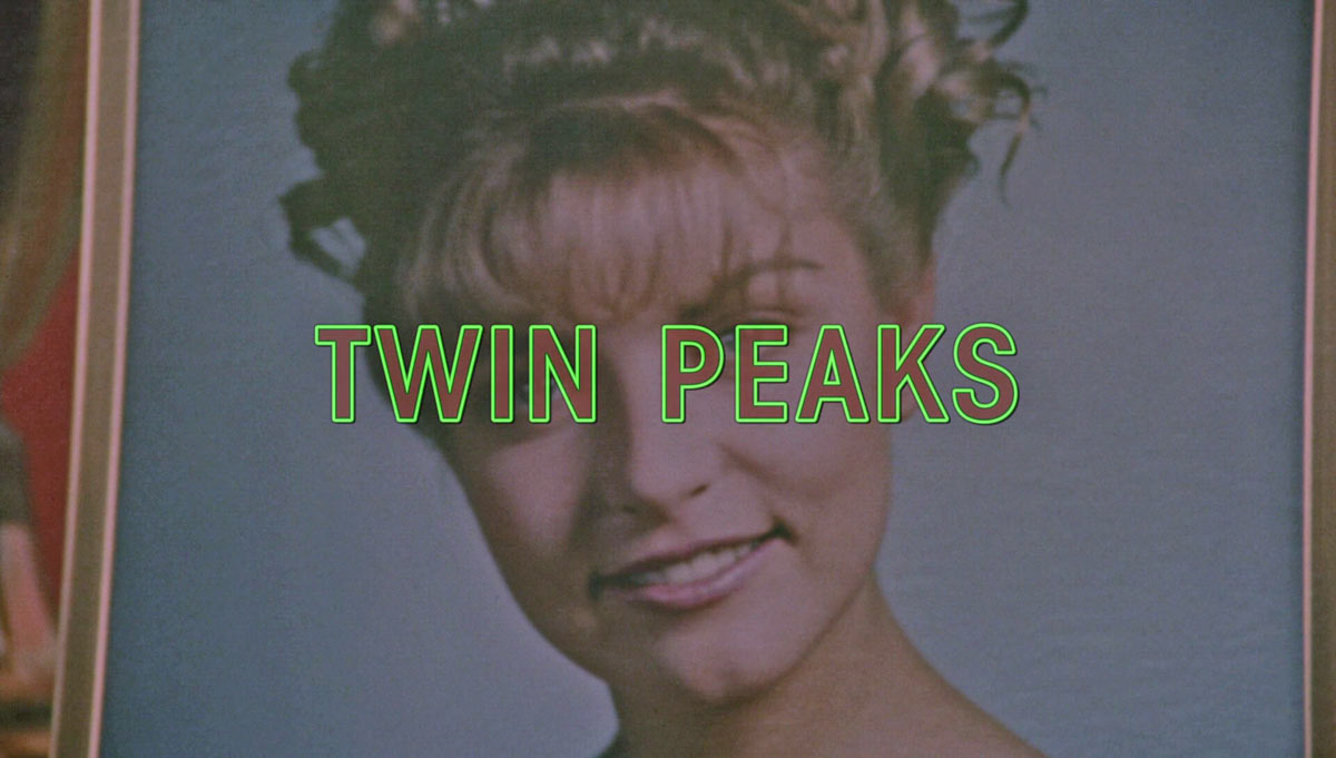 Watch Twin Peaks Season 1