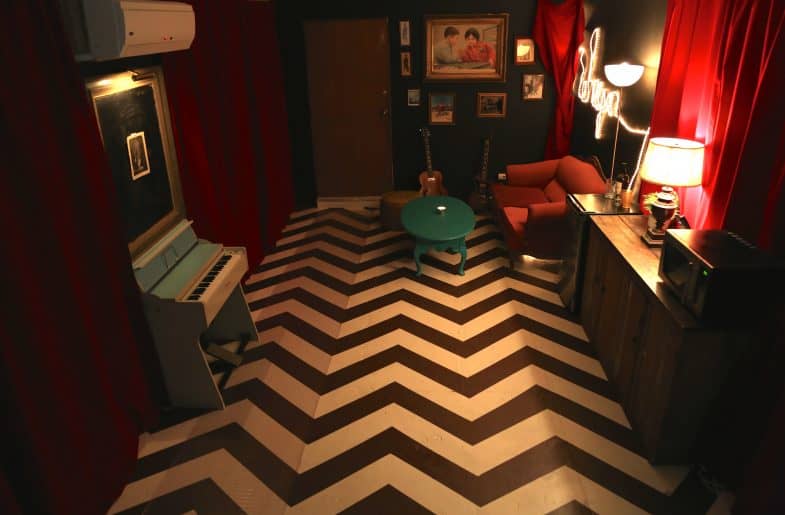 Whispering Pines Studios: Lord Huron's Twin Peaks themed lounge